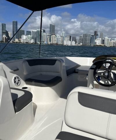 Bayliner E18 deck boat seating and bow area